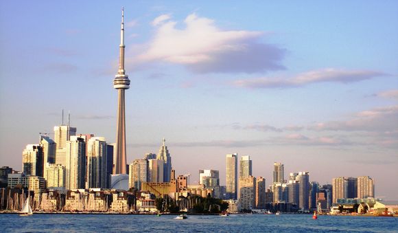 Canada country information: Toronto skyline